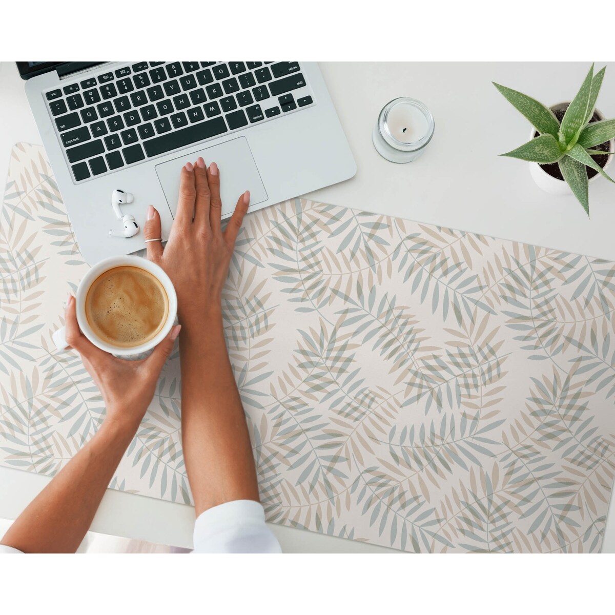 Beżowa mata na biurko Liście w pastelach, 100x50 cm