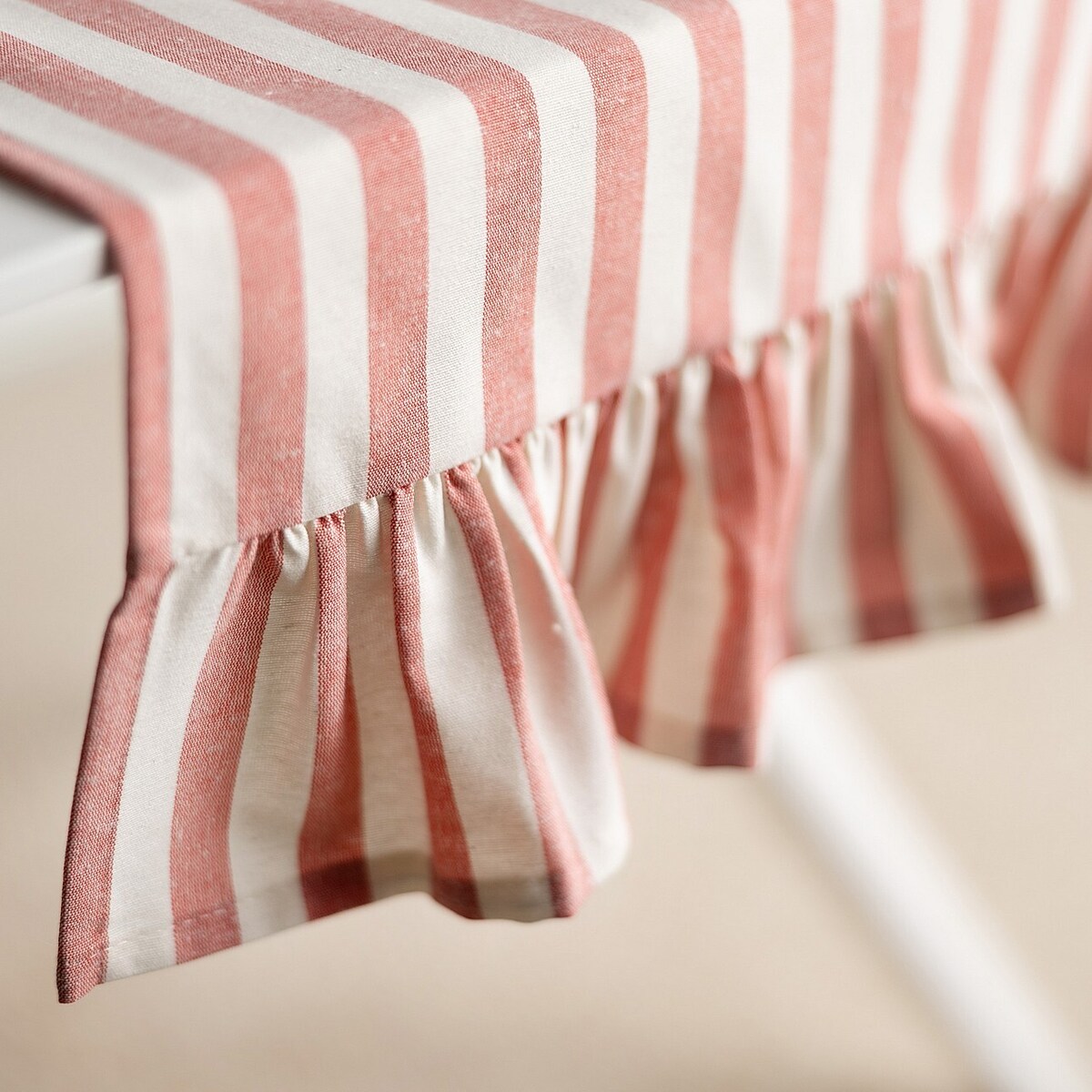 Bieżnik z falbaną 40x160 cm 40x160 czerwono-białe pasy (1,5cm)