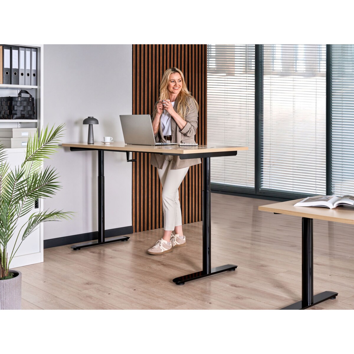 Biurko regulowane manualnie DESTINAS Czarny/ jasny brąz 160 cm 72 cm
