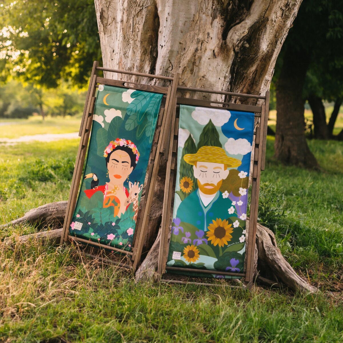 Leżak drewniany poszerzony Frida na prezent, zdejmowany materiał Laba Poland