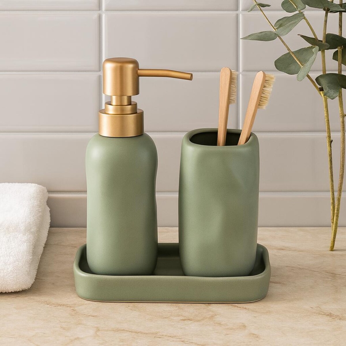 Zestaw łazienkowy EON, ceramiczny dozownik ze złotą pompką, kubek i taca
