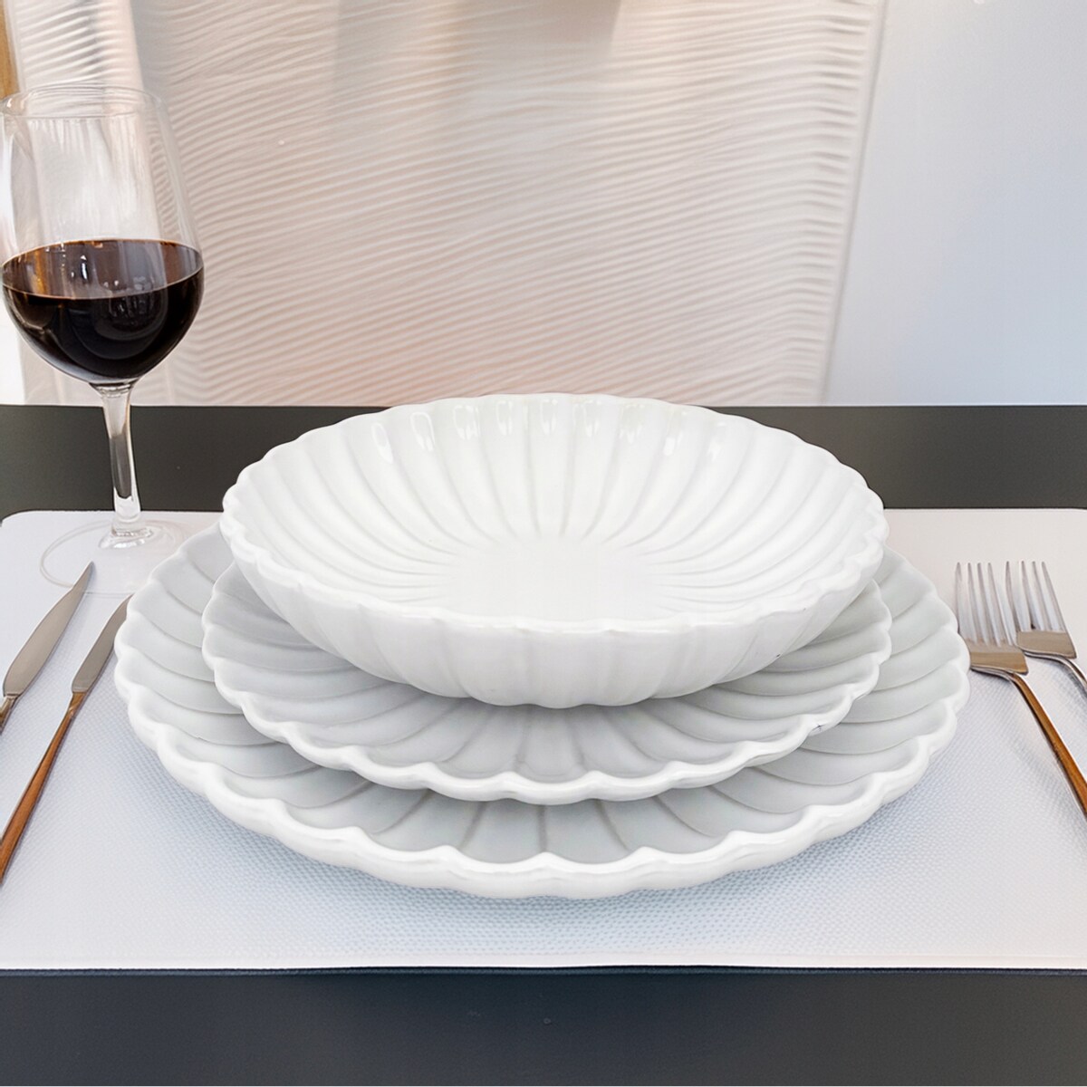 SERWIS OBIADOWY DLA 4 OSÓB BIAŁY CERAMICZNY POŁYSK TALERZE 12 ELEMENTÓW