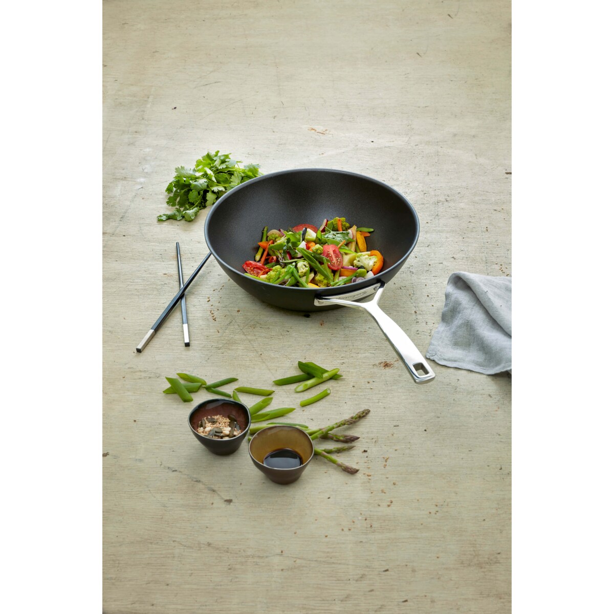 Wok tytanowy Demeyere Alu Pro 5 - 30 cm