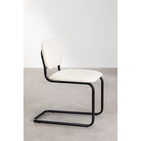 Krzesło na metalowej podstawie tkanina bouclé