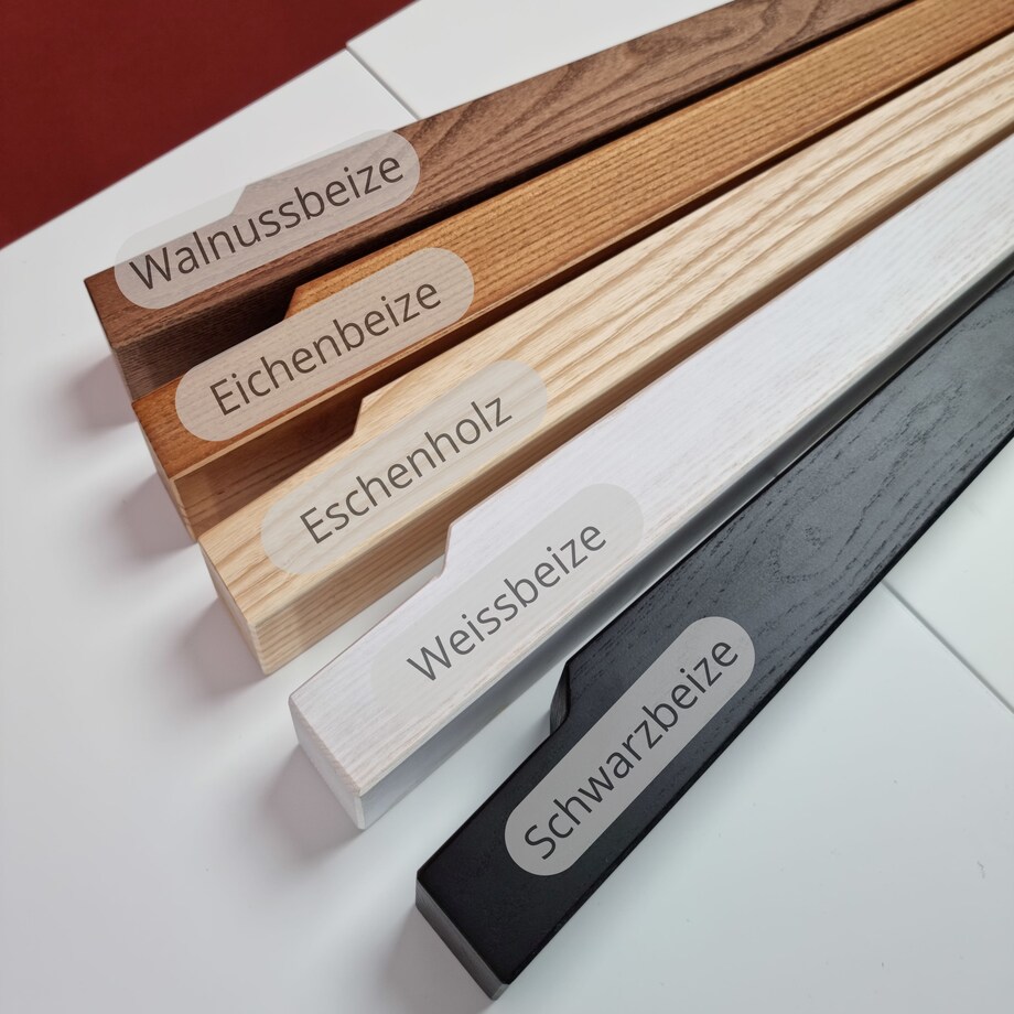 Stół rozkładany w kolorze orzechowym, drewno jesionowe 90x65x75 Envelope