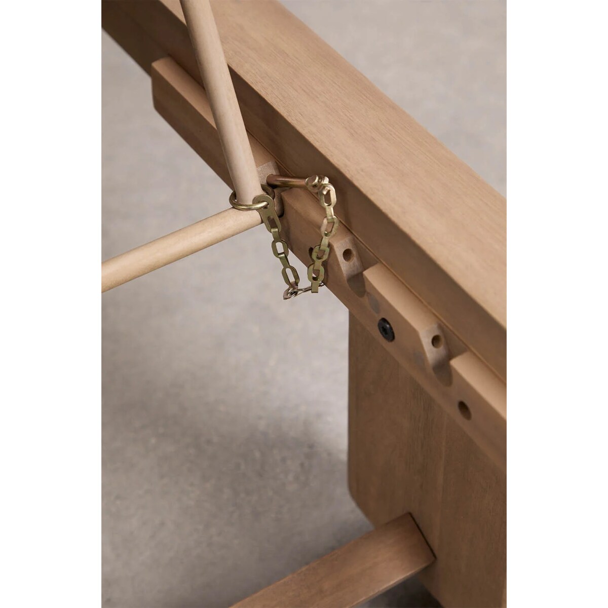 Leżak rozkładany z drewna akacjowego Uleno, jasny