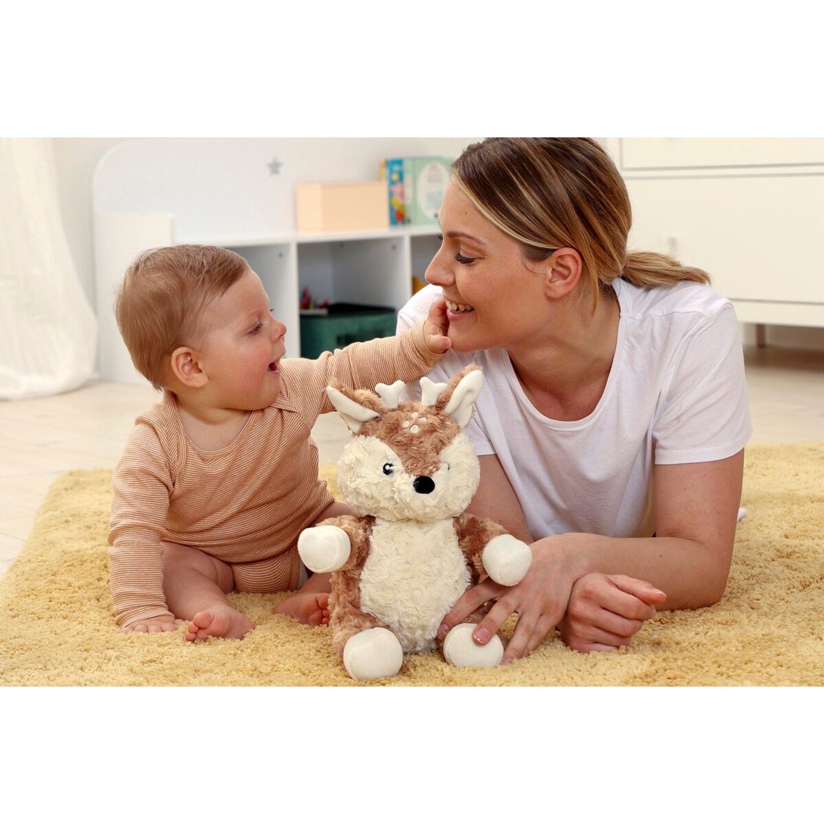 Szumiąca sarenka z czujnikiem ruchu i pozytywką - Cloud b® LoveLight Buddies Finley Fawn™