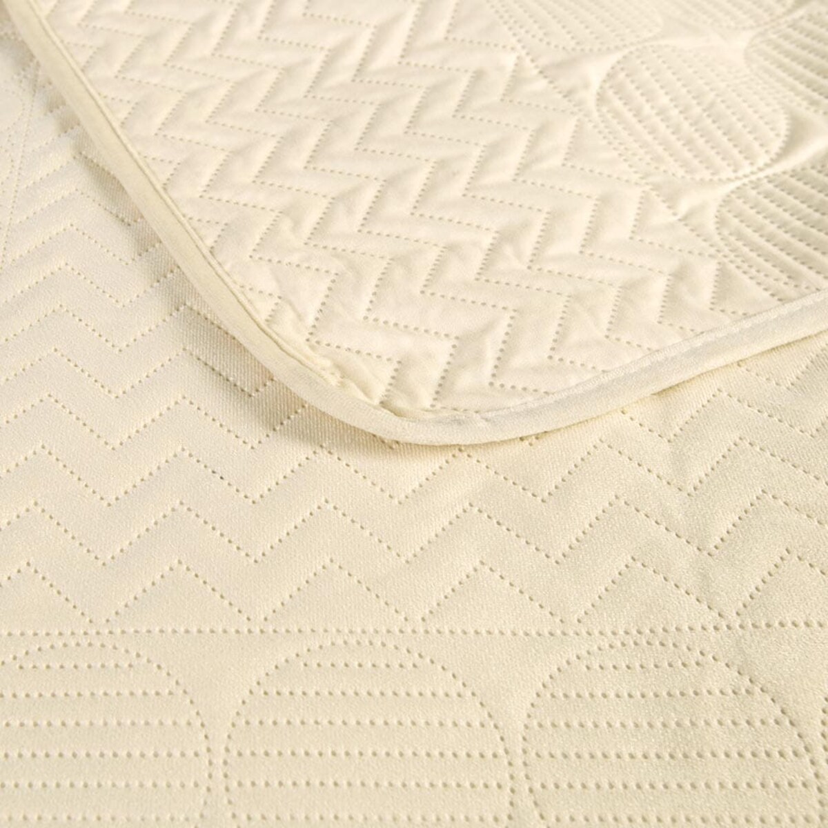 Narzuta pikowana Elegant mink 170x210 kremowa, ozdobny wzór