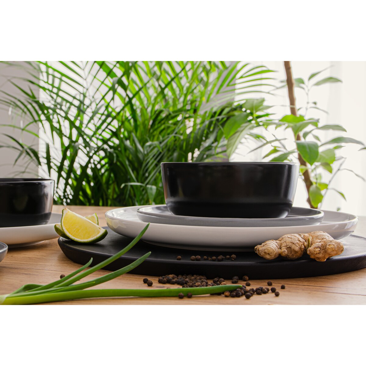 KONSIMO VICTO Zestaw obiadowy w odcieniach szarości, bieli i czerni dla 6 osób (18 elementów)