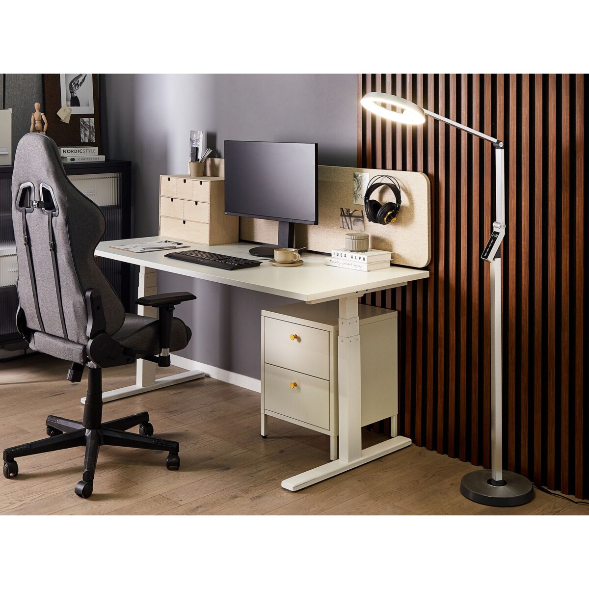 Lampa podłogowa LED srebrna CARINA