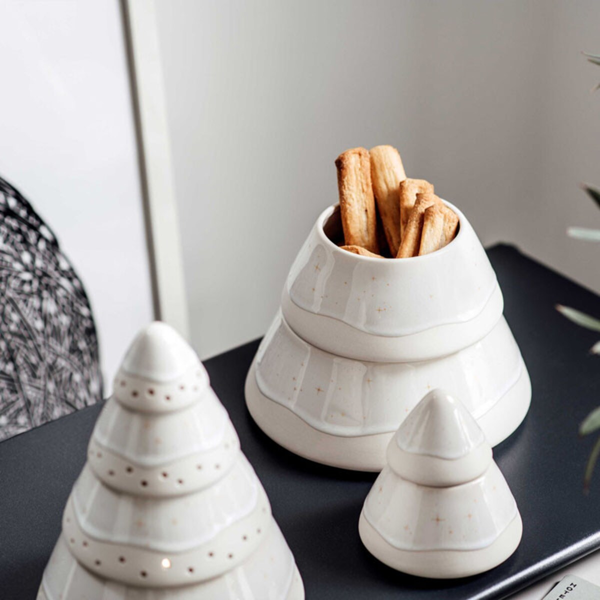 Pojemnik na ciastka Choinka Winter Glow, 17.9 x 17.9 x 22.4 cm, Villeroy & Boch