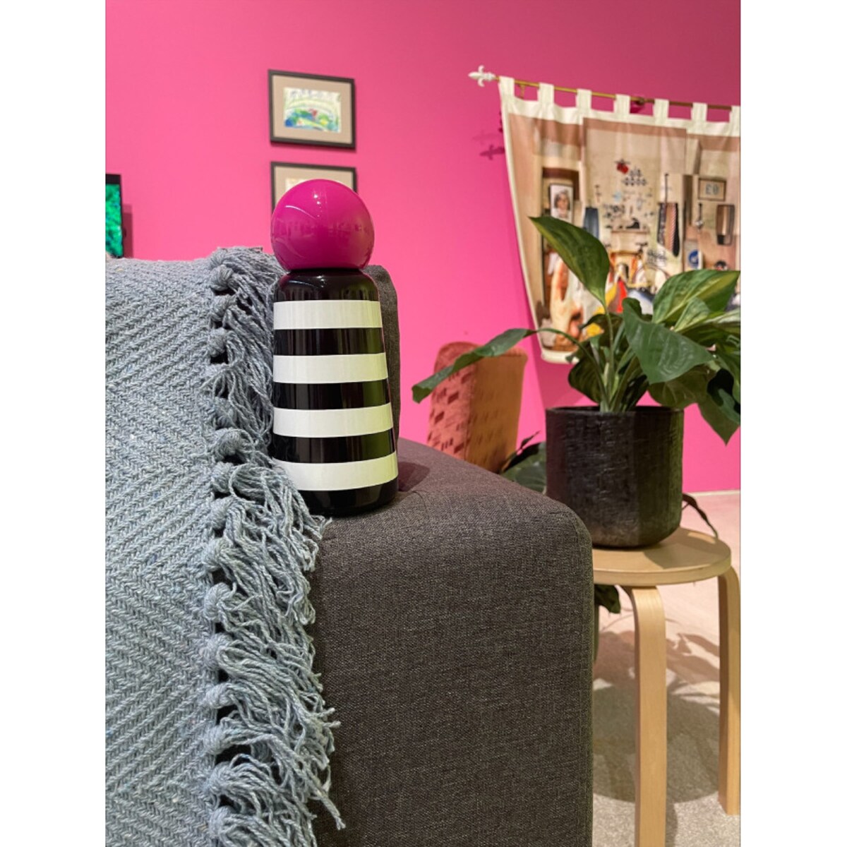 Butelka termiczna w paski różowa Skittle, 300 ml, Lund London