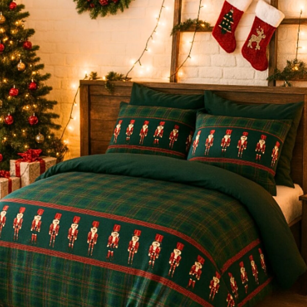 Pościel bawełniana satynowa świąteczna 200x220 CZERWONA ZIELONA KRATA DZIADEK DO ORZECHÓW PREMIUM