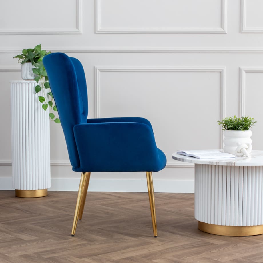 Fotel uszak do salonu wypoczynkowy welurowy tapicerowany granatowy złote nogi