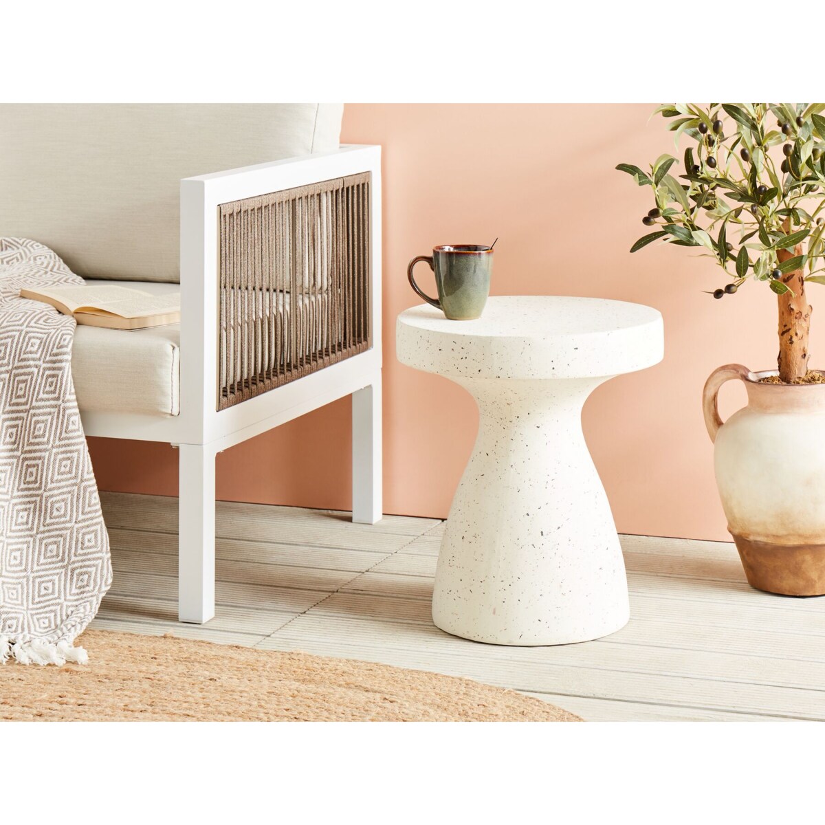 Stolik pomocniczy BIVIERE Złamana biel