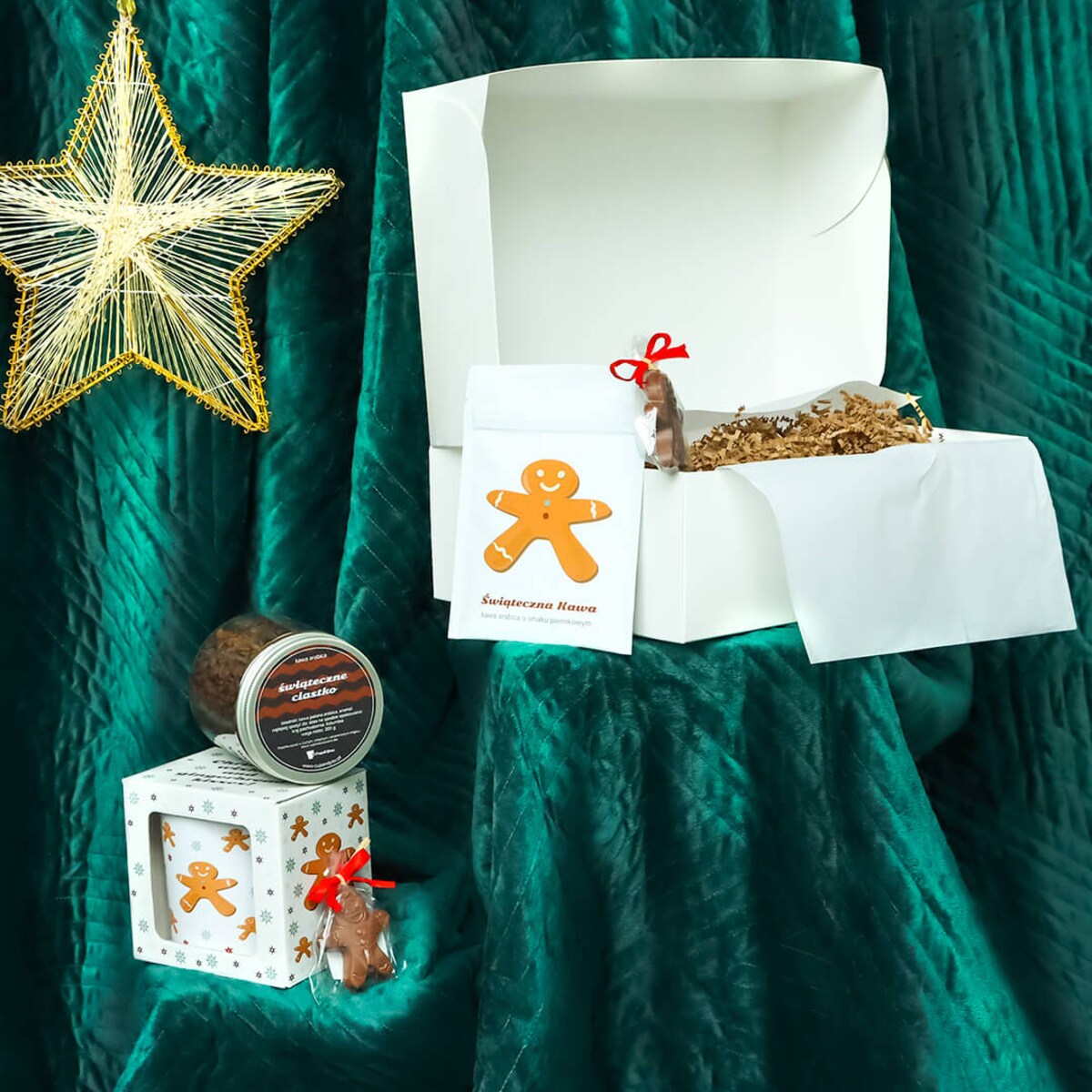 Gotowy zestaw prezentowy "Ginderbread Box" kawa smakowa PREMIUM kubek ciastko z mlecznej czekolady kawa piernikowa prezent na gwiazdkę święta pod choinkę dla mamy taty żony męża chłopaka dziewczyny