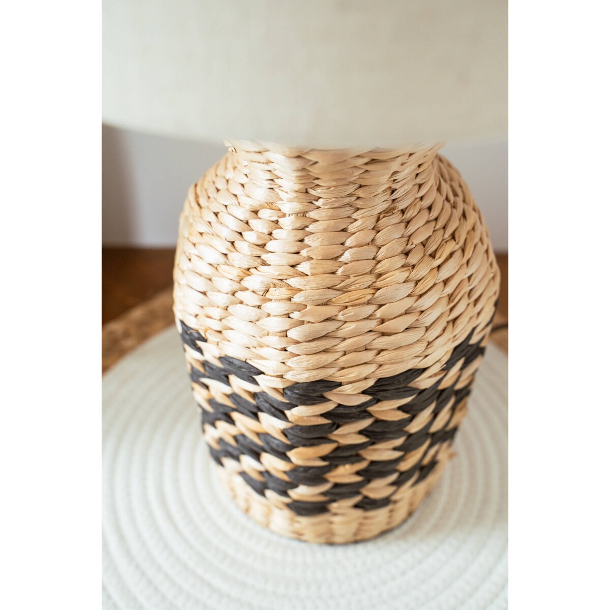 Lampa z abażurem Hiacynt, podstawa z plecionki, 49 cm