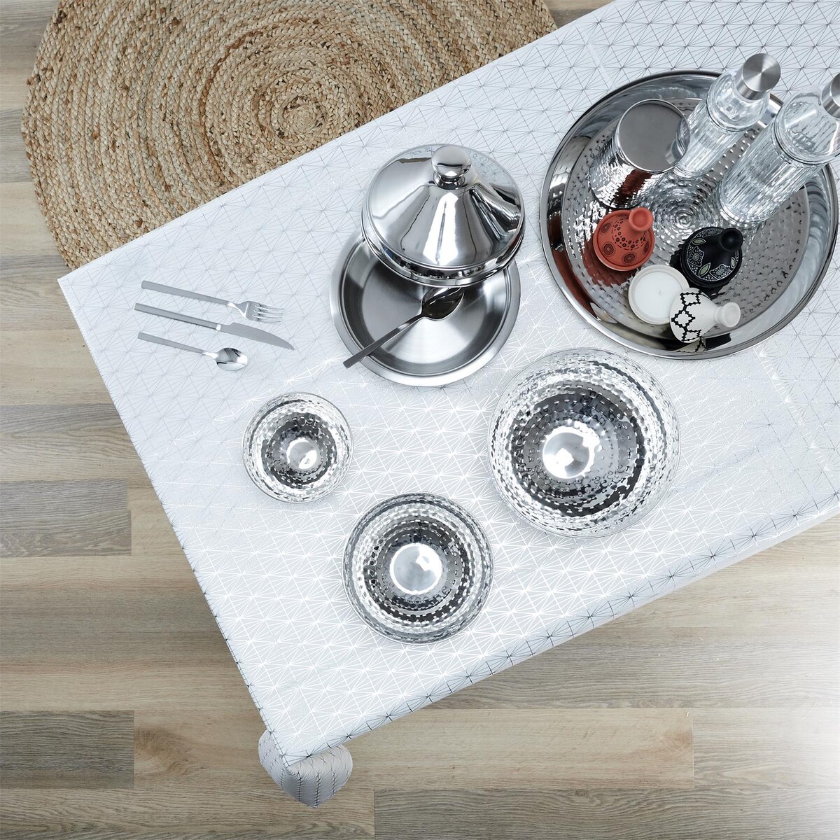 OBRUS 140x250 cm Geometric Dore biały W SREBRNE WZORY