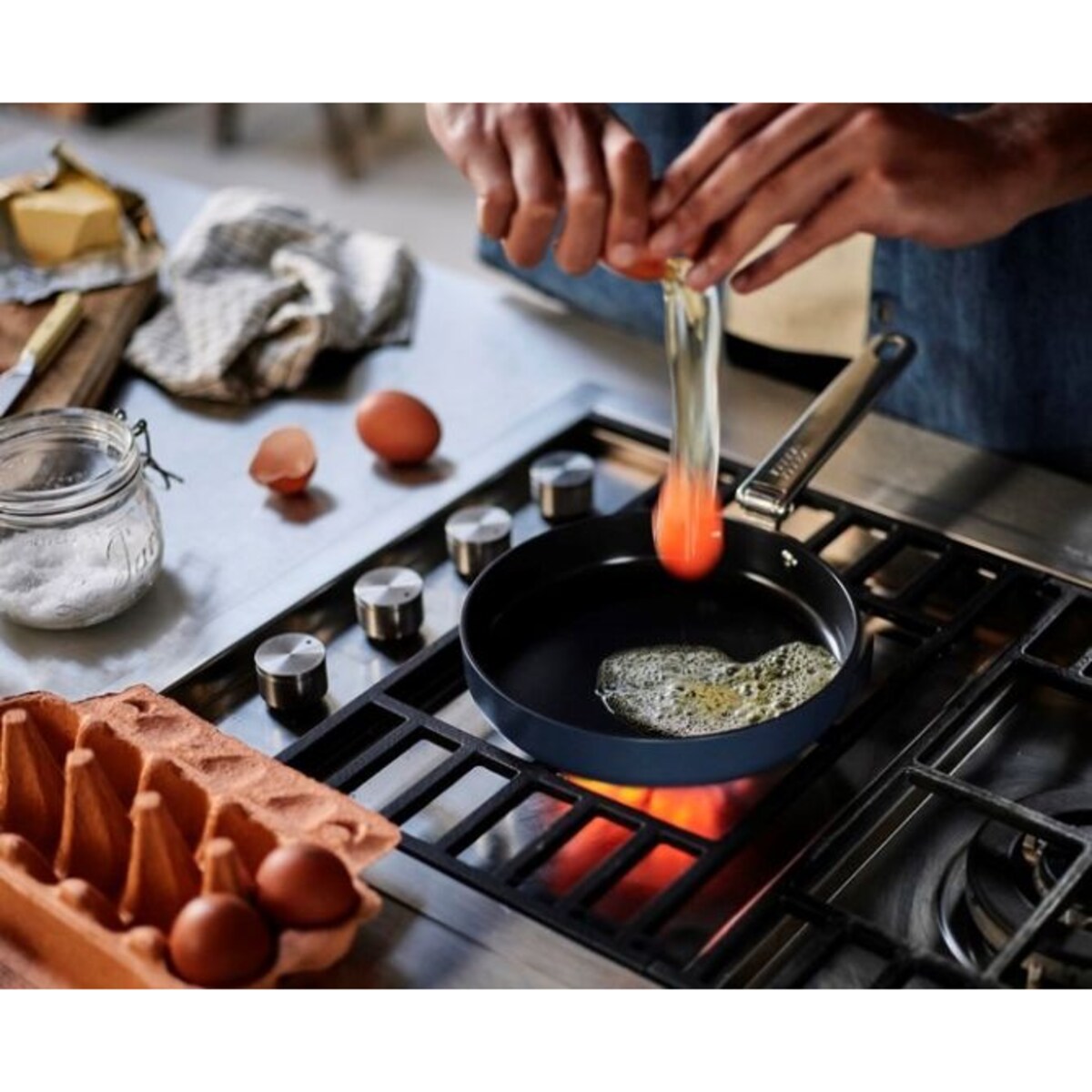 Patelnia ze składanym uchwytem (24 cm) Space Joseph Joseph