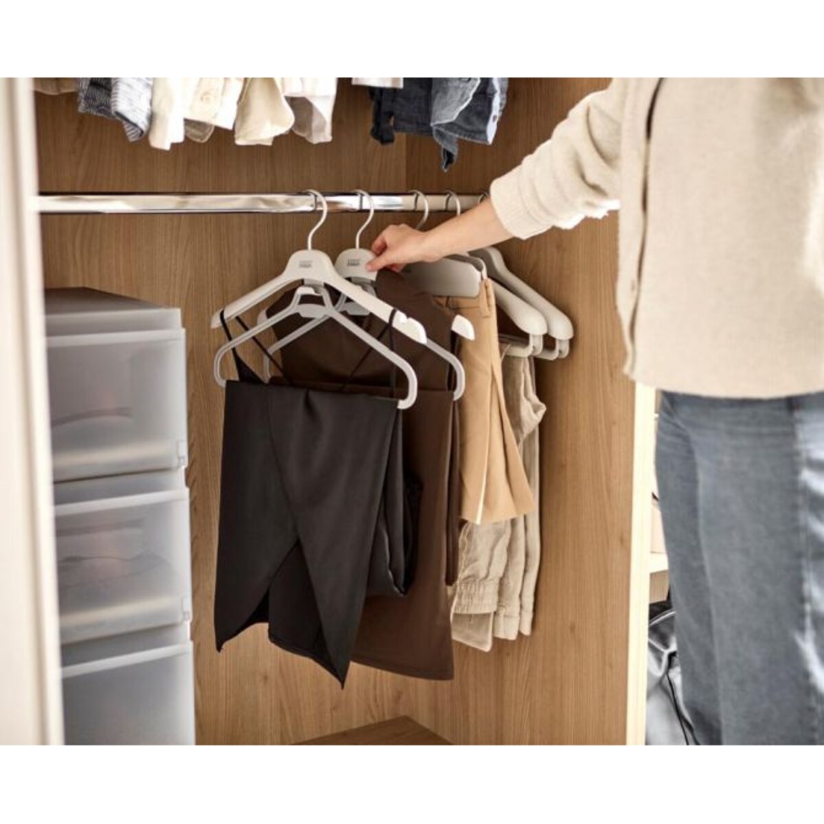 Zestaw 2 wieszaków na sukienki Orderly Joseph Joseph