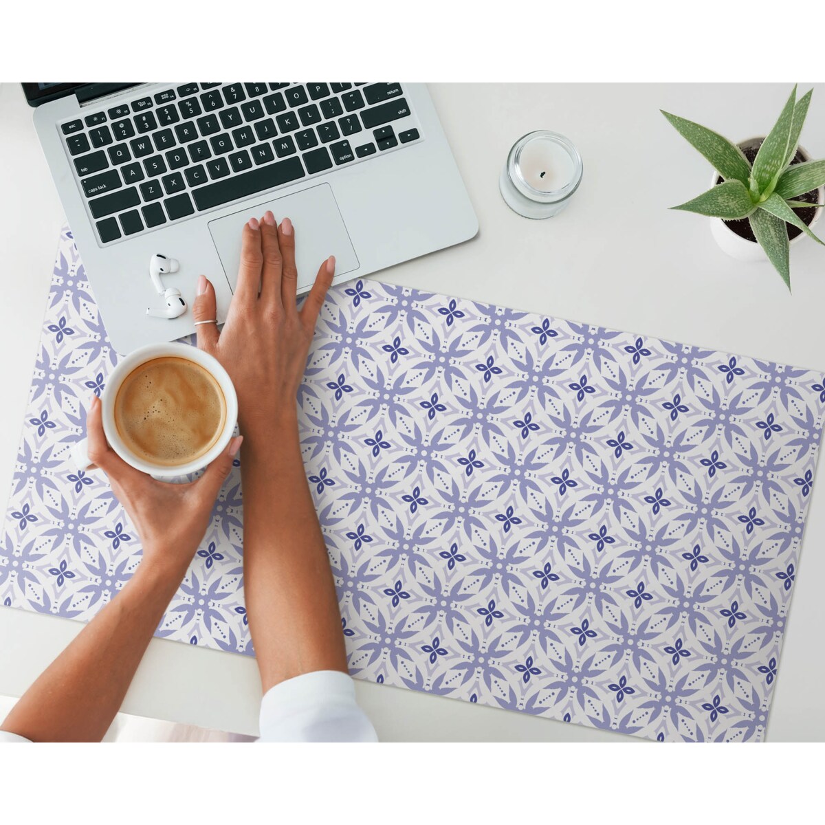 Fioletowa mata na biurko Kwiatowy wzór retro, 90x45 cm