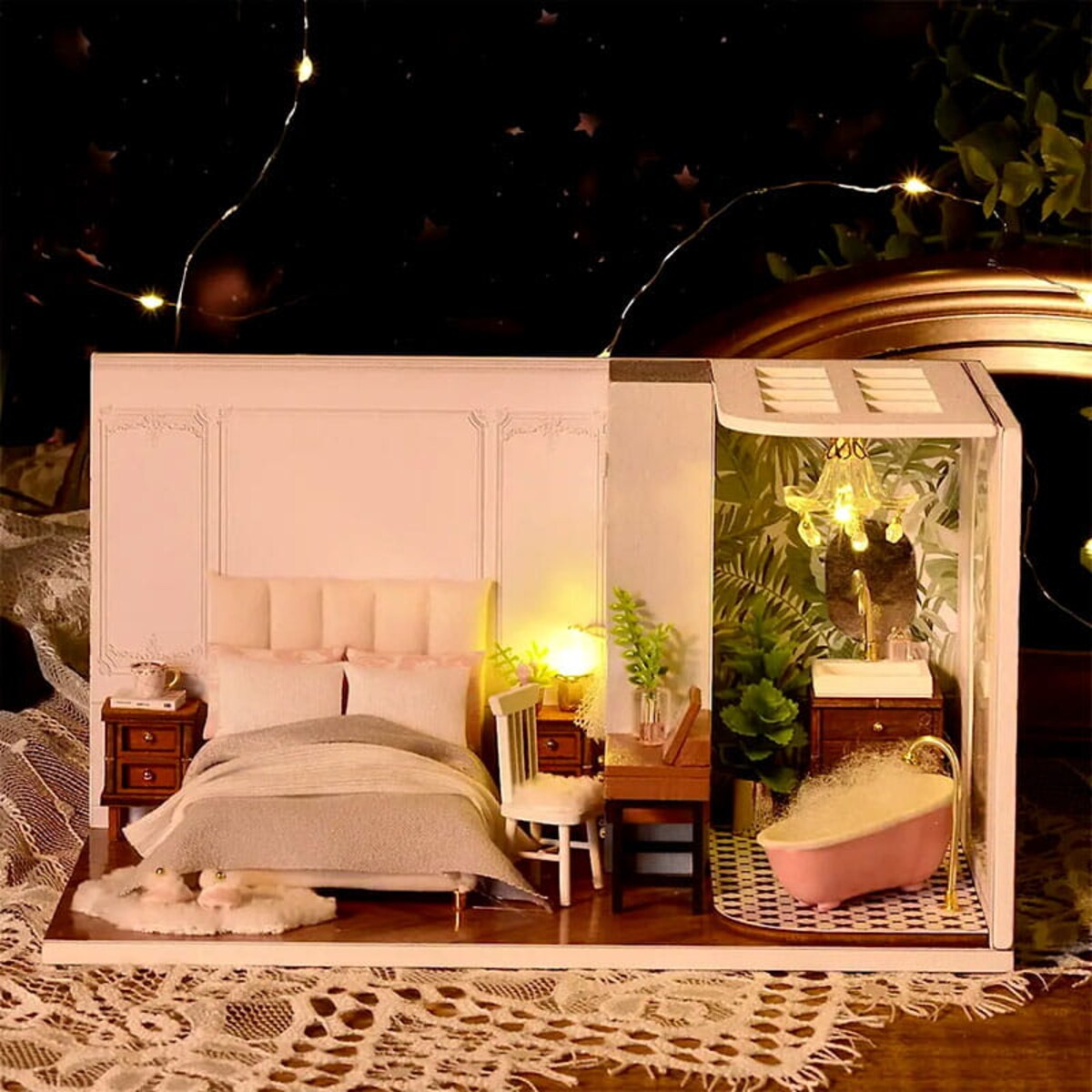 Miniaturowy domek - Okna Barcelony