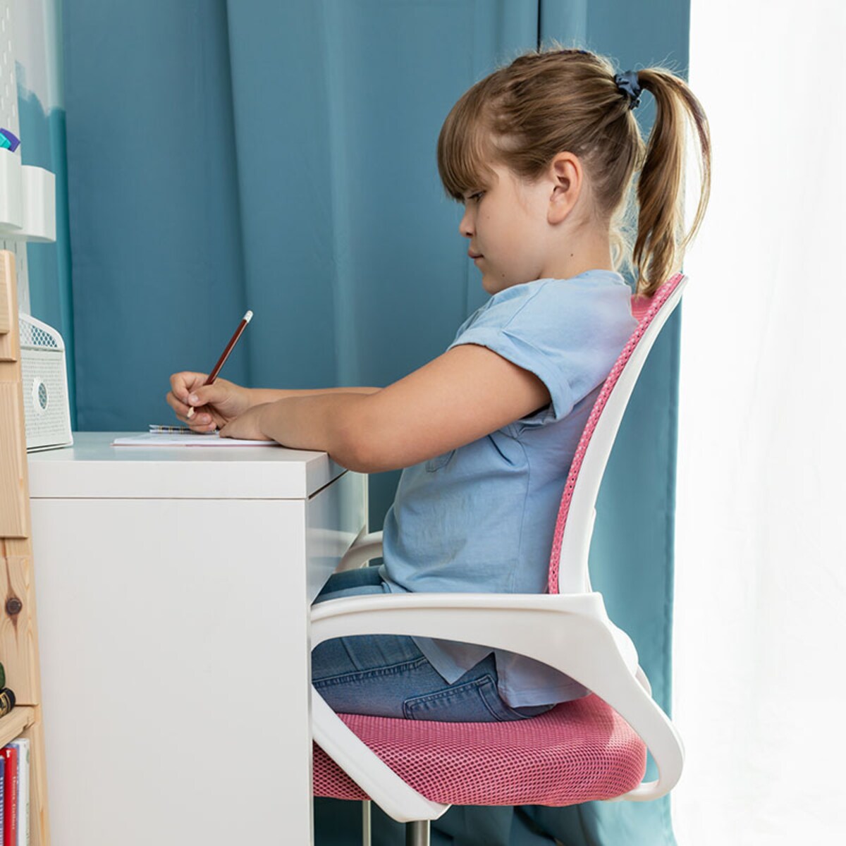 Krzesło biurowe fotel obrotowy Z10 regulowany ergonomiczny młodzieżowy