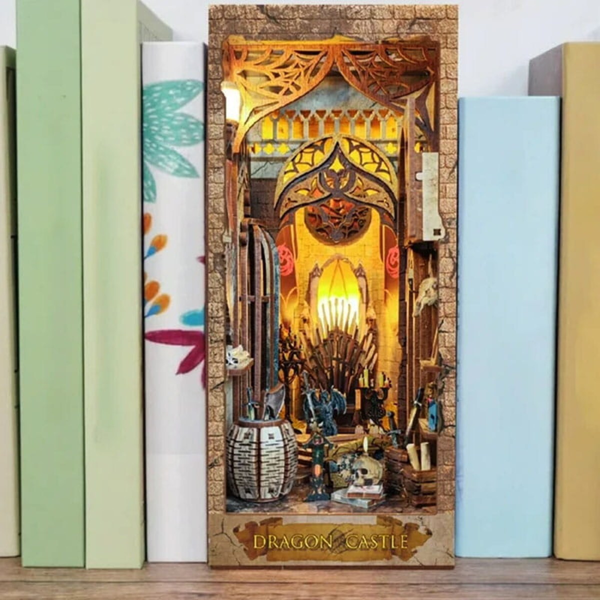 Miniaturowy domek Book Nook - Tron smoka - Joincon