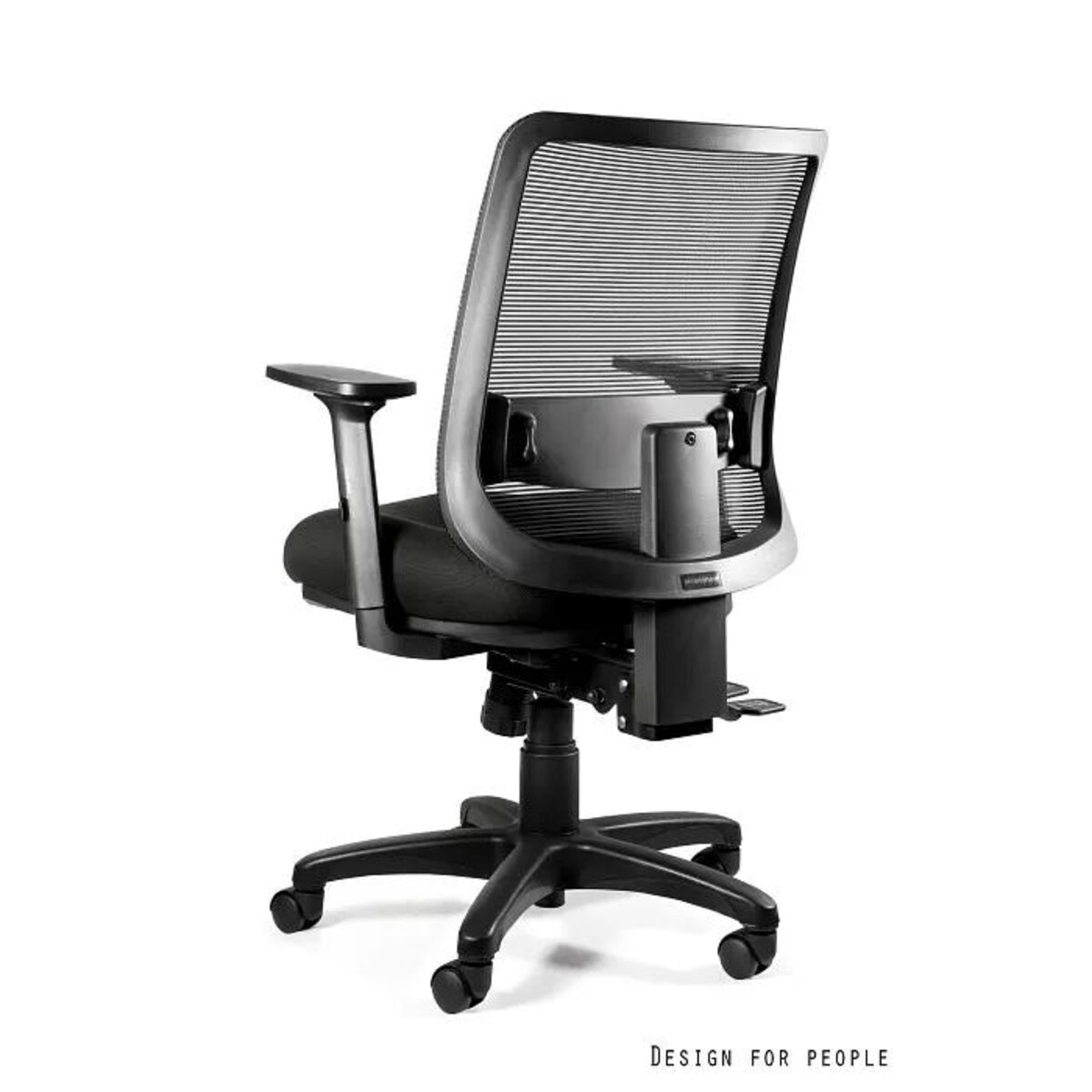 Fotel biurowy SAGA PLUS M czarny