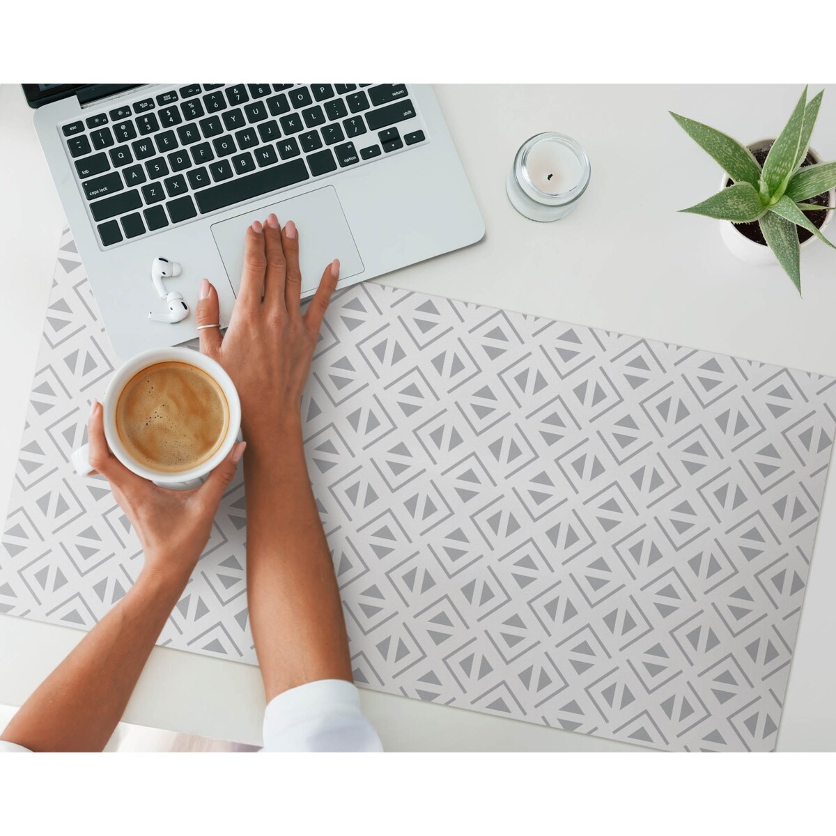 Szara mata na biurko Geometryczny wzór, 90x45 cm