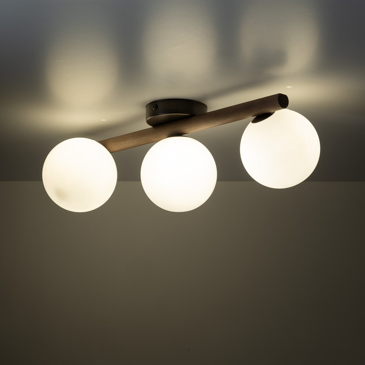 Lampa sufitowa TK Lighting ESTERA WOOD ORZECH 10269 biała, orzech, 3xG9, nowoczesna do salonu i kuchni