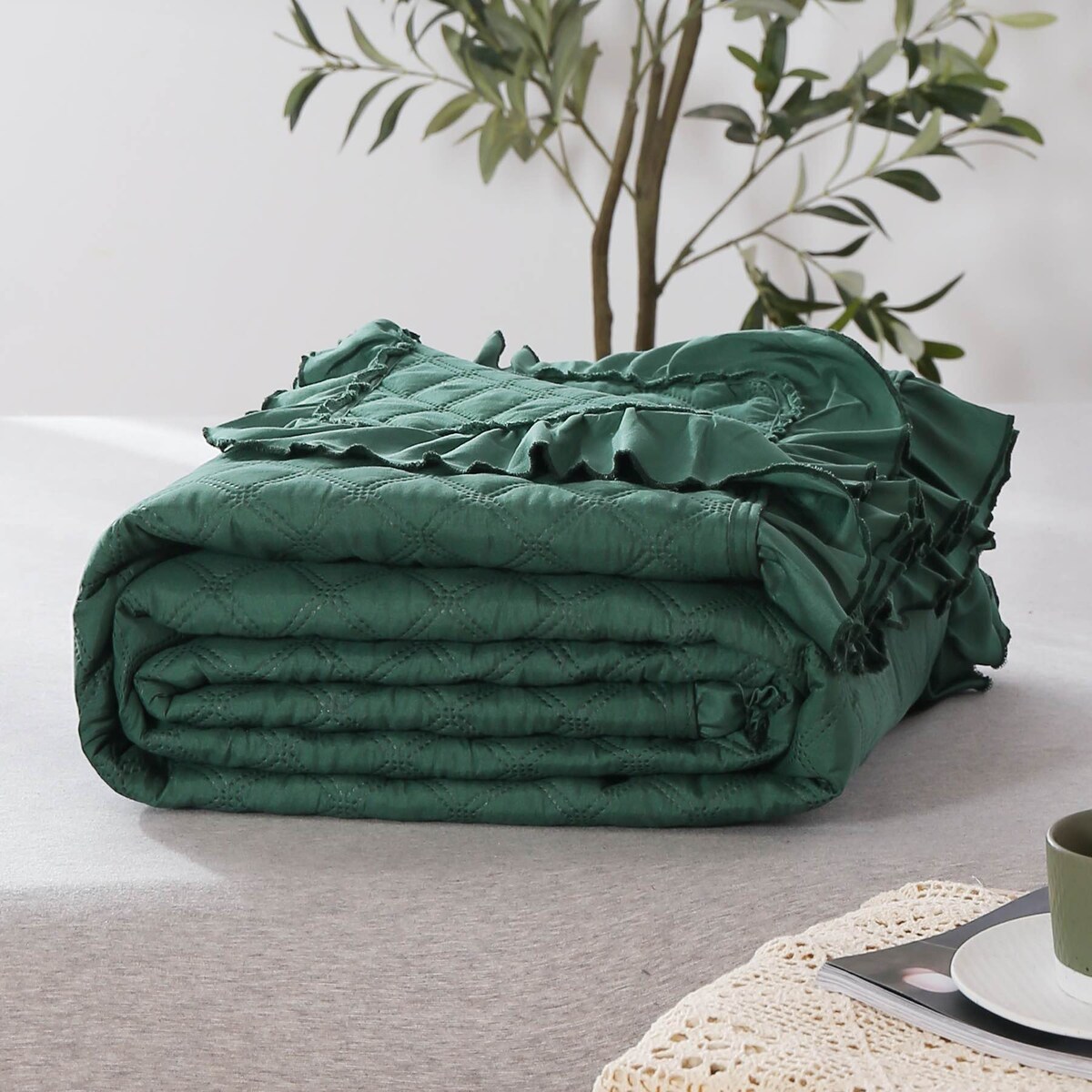 Butelkowa Zieleń Narzuta Pikowana z Falbanką 240 x 260 xXL Boho Pled Kapa