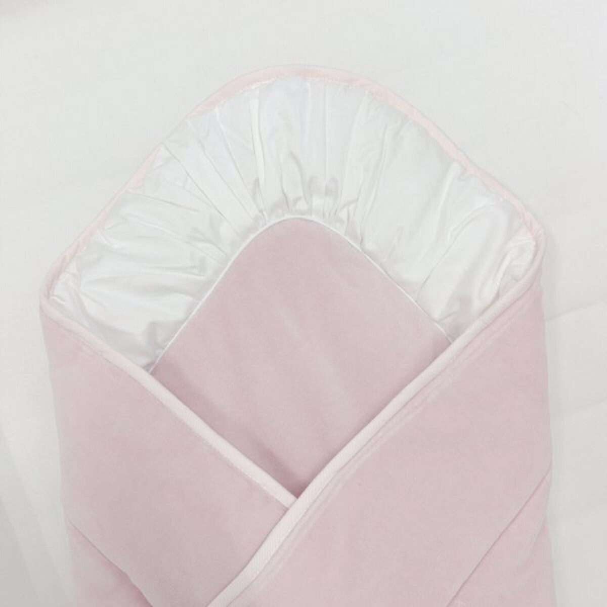 Becik welurowy pudrowy