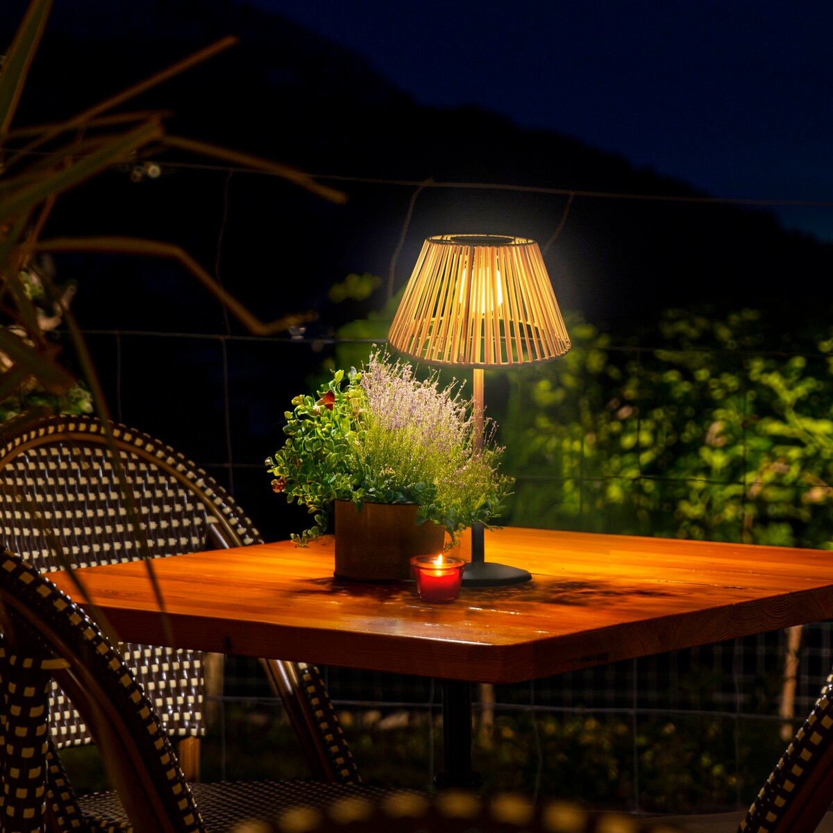 Lampa solarna LED 47 cm stojąca do ogrodu