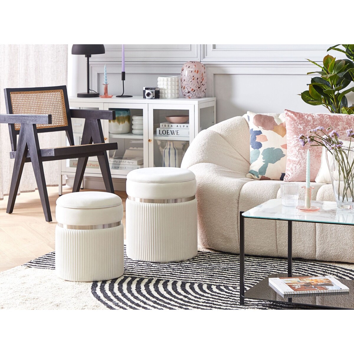 Zestaw 2 welurowych pufów ze schowkiem złamana biel CAMDENTON