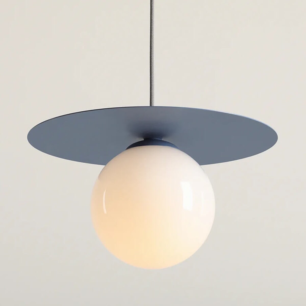 Szklana lampa wisząca Loop 1125G16_S Aldex kula ball biała niebieska