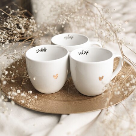 Biały kubek porcelanowy 300 ml „Radość" ze złotym sercem - prezent dla niej, na urodziny, Dzień Kobiet, Dzień Matki