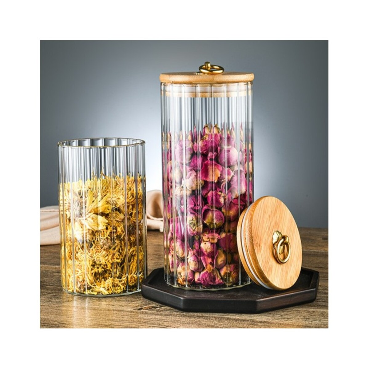 Cukiernica, pojemnik ryflowany z przykrywką bambusowa, rozm. M, 850 ml 1szt SZK168