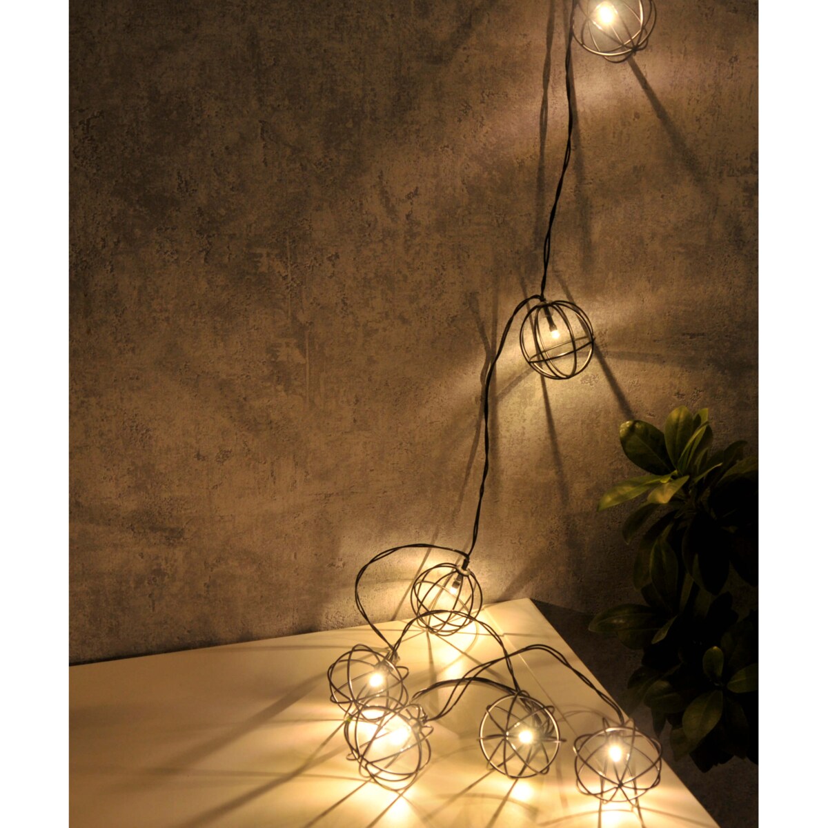 Girlanda ze światełkami do sypialni czarna 10 LED 2,1m ciepła