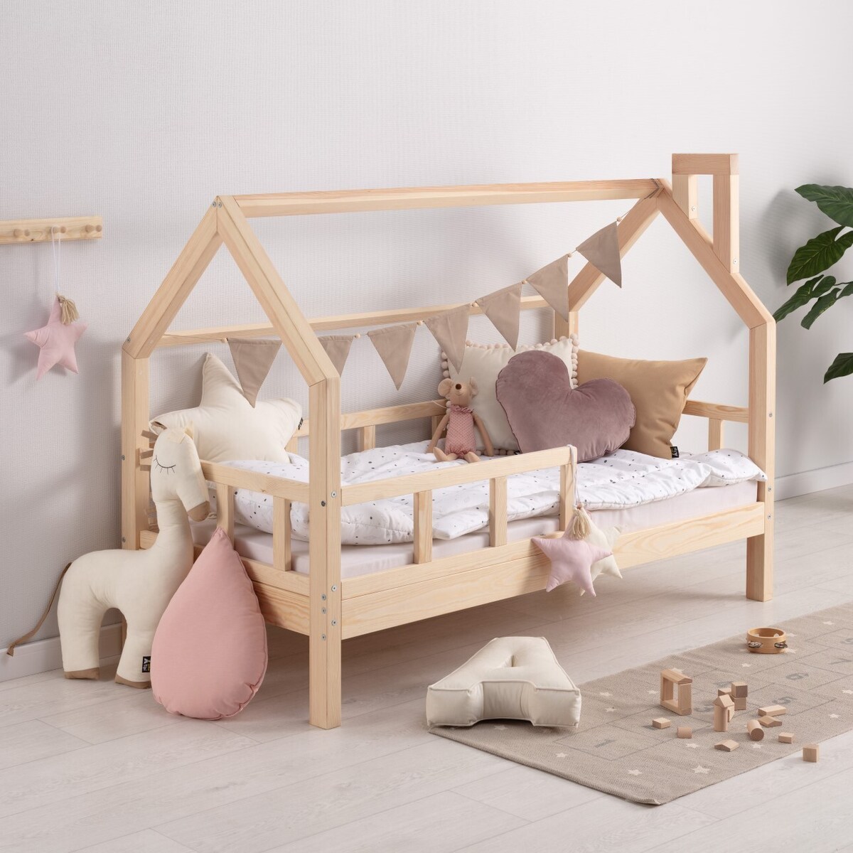 Łóżeczko domek 90 x 200 cm, 94 x 204 cm