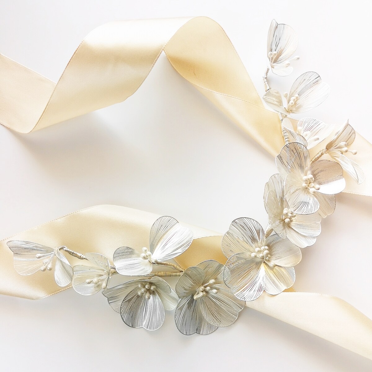 Kwiatowa gałązka srebrna - modern boho