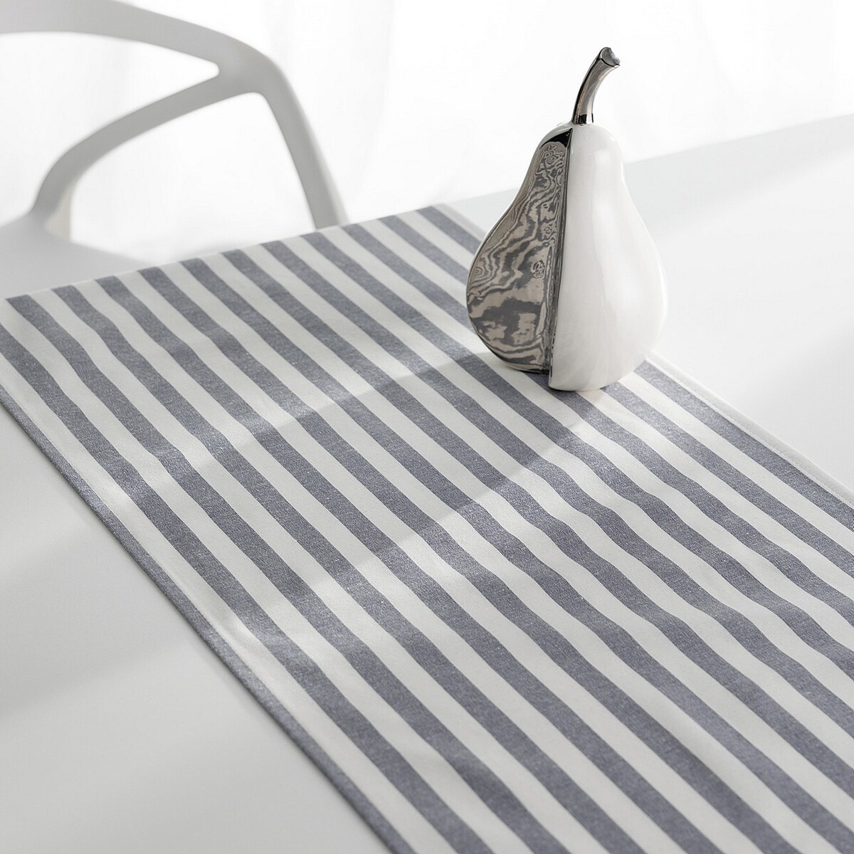 Bieżnik z falbaną 40x160 cm 40x160 granatowo-białe pasy (1,5cm)