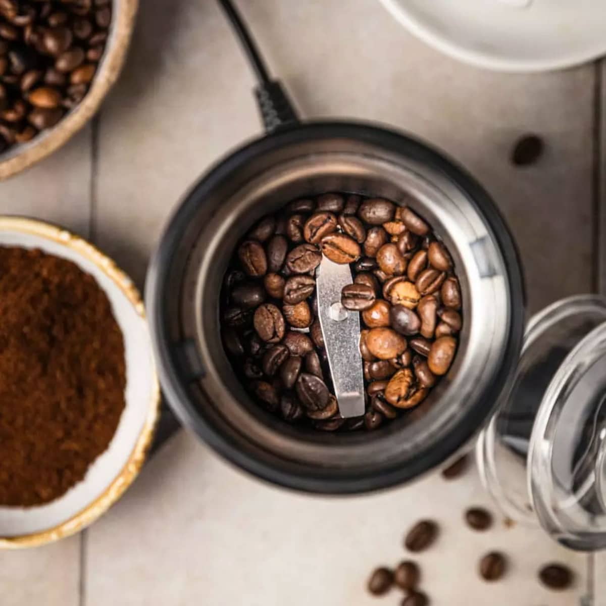 Młynek elektryczny do kawy czarny KLAUSBERG