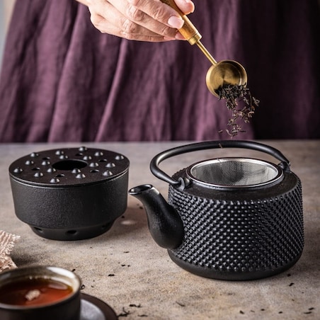 Czajniczek żeliwny z podgrzewaczem Zaparzacz do herbaty ziół 0.8L KINGHOFF