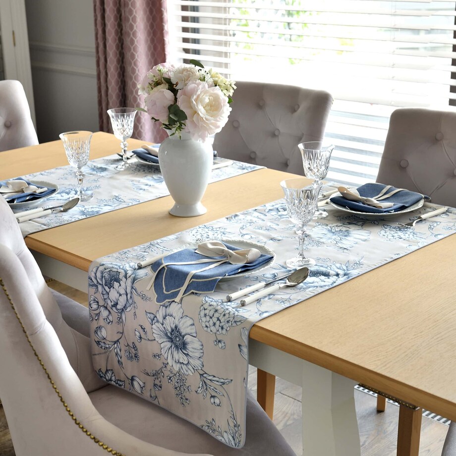 Dwustronny bieżnik Blossom Blue & Stripes – 50 × 150 cm