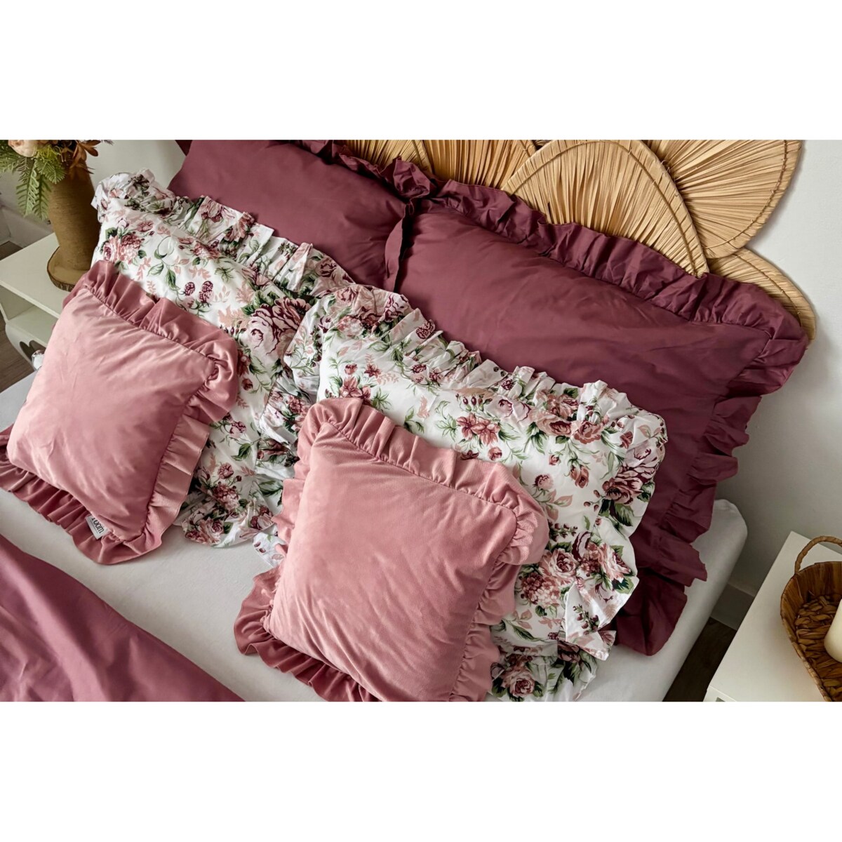 Pościel Bawełniana Z Falbanką Zestaw Komplet Do Sypialni Kołdra + 6 Poduszek 200X200 Cm Retro Kwiaty Jasny Róż