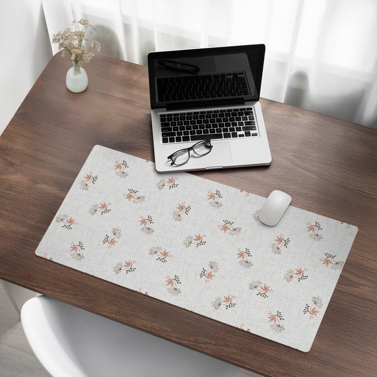 Beżowa mata na biurko Delikatne kwiaty retro, 90x45 cm