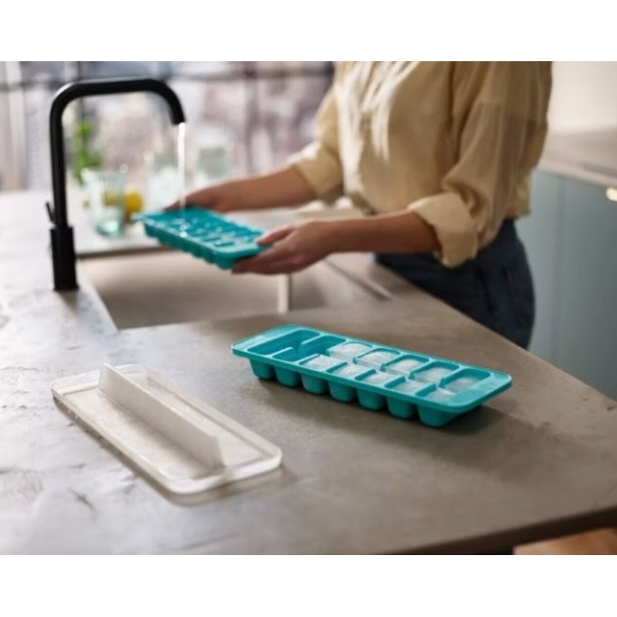 Tacka na kostki lodu Flow, 3.6 x 12 x 33 cm, Joseph Joseph