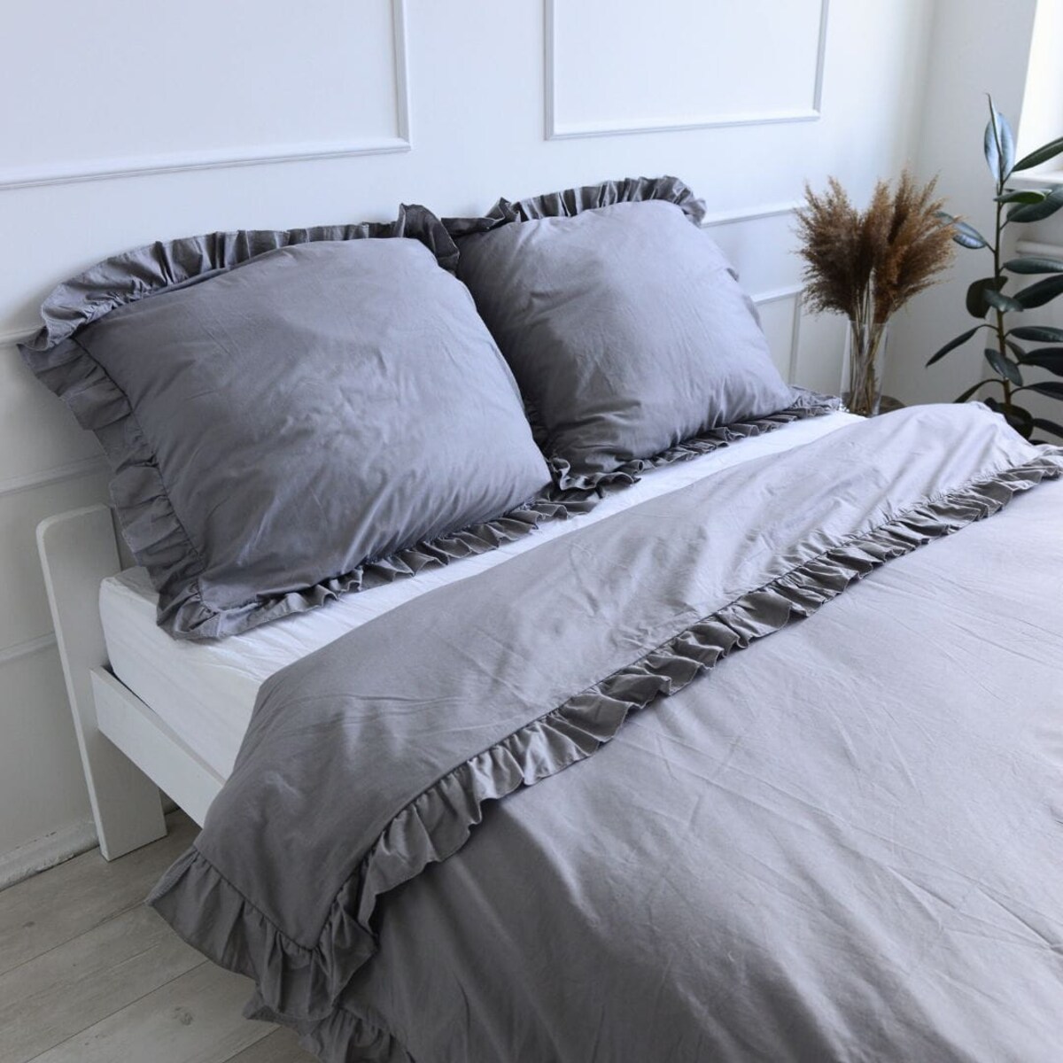 Pościel Bawełniana Z Ozdobną Falbanką Zestaw Komplet 140X200 Cm Ciemnoszara + Poduszka 70X80 Cm