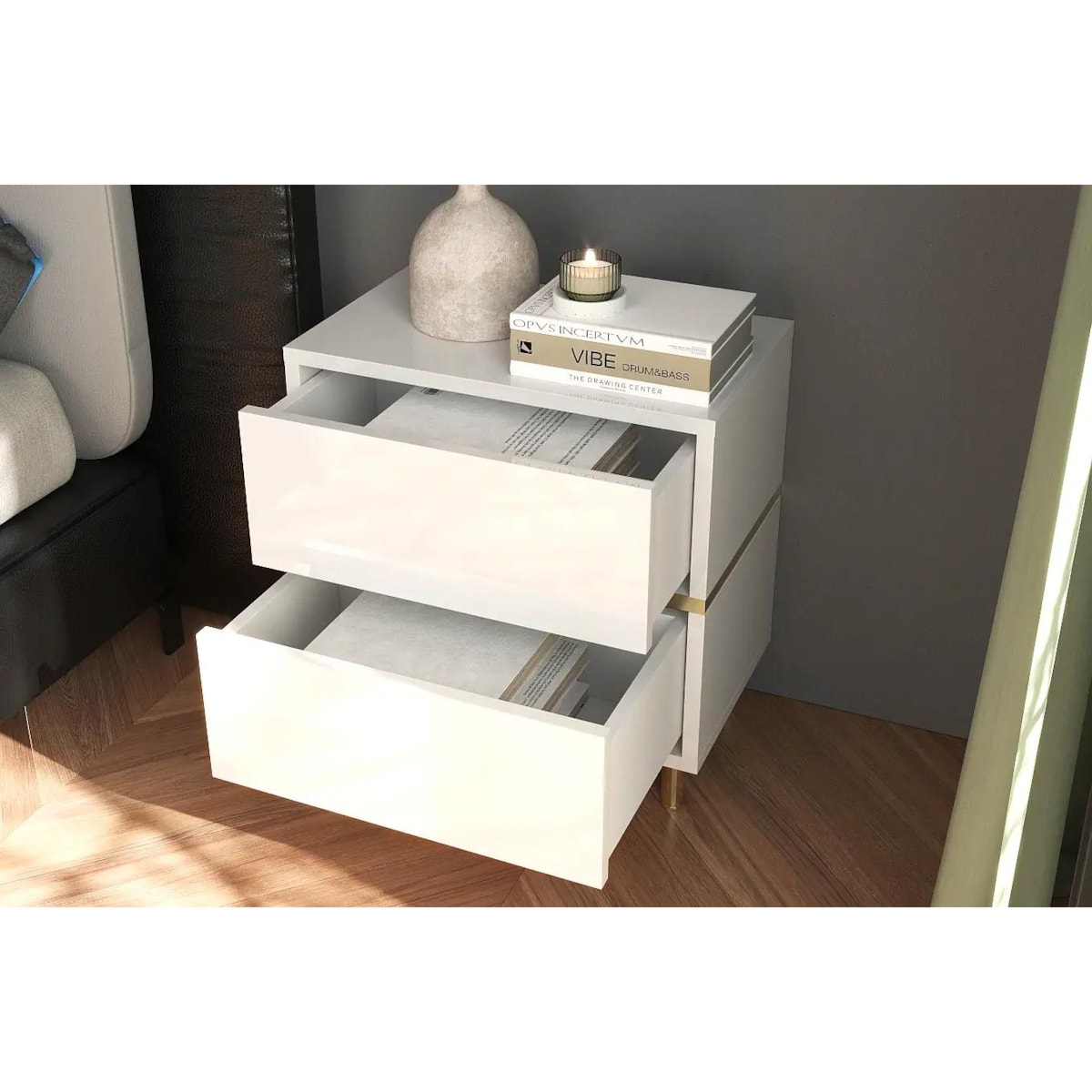 Elegancka biała szafka nocna Dancan MARIKA ze złotymi dodatkami